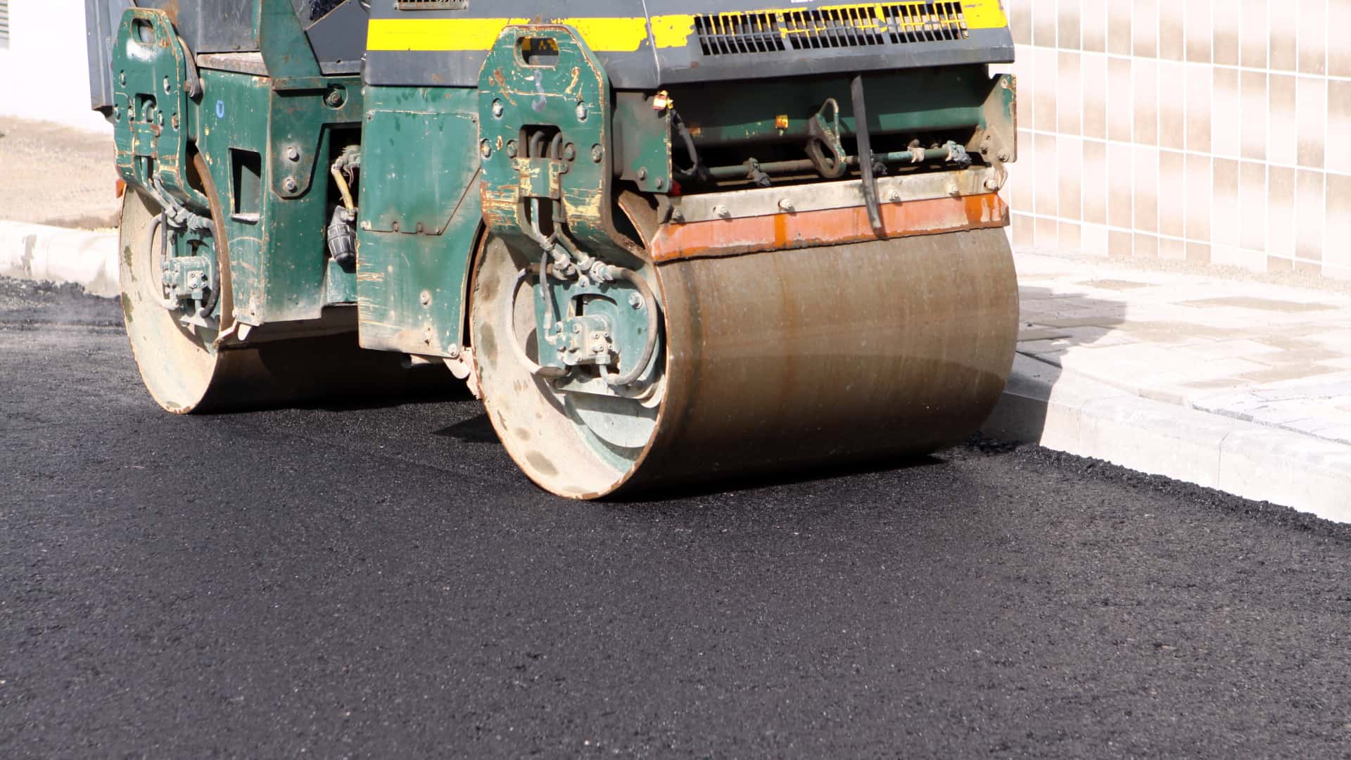Why Hire a Paving Company vs DIY